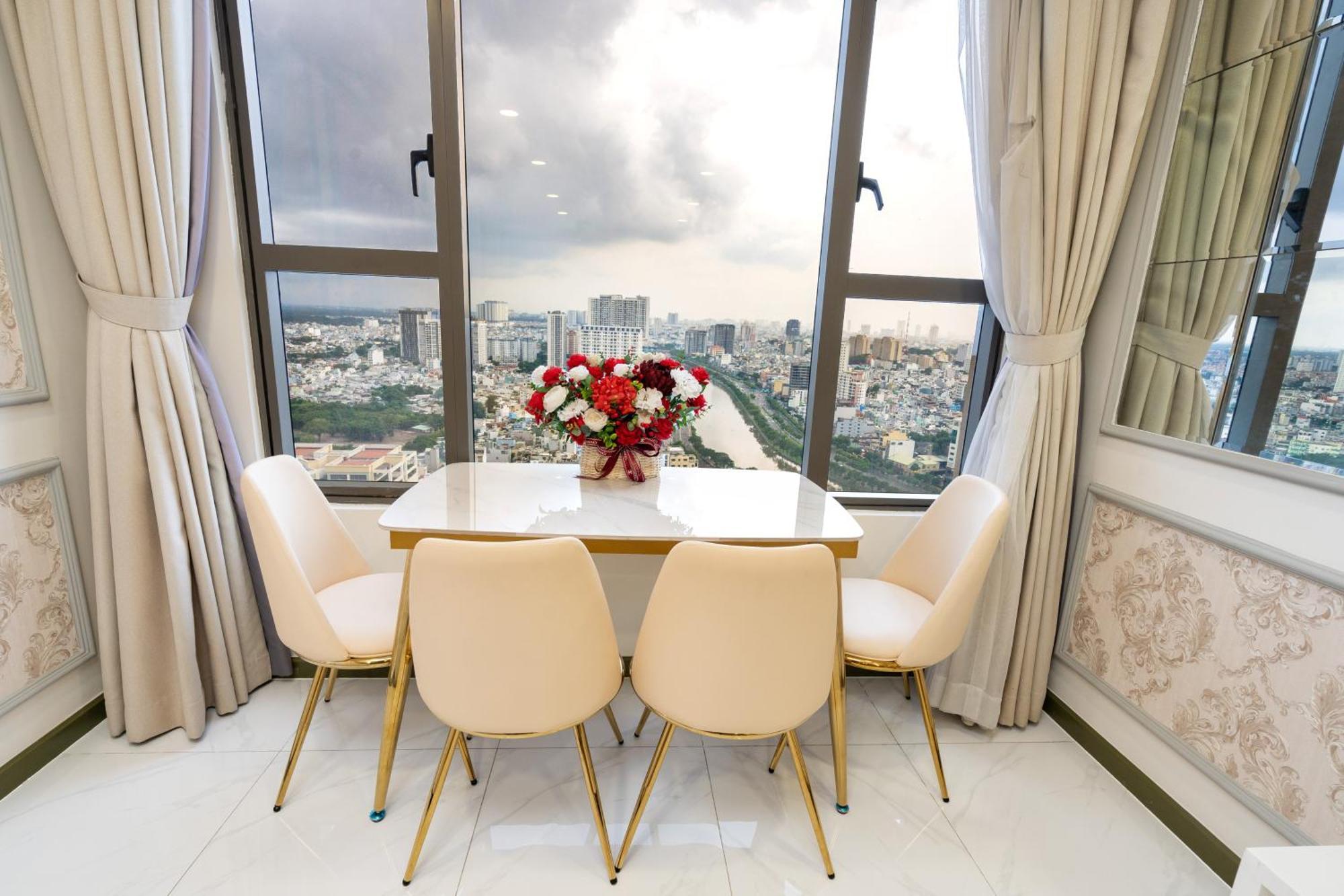 Awesome Rivergate Apartment - Cbd In Hcm City 호치민 외부 사진